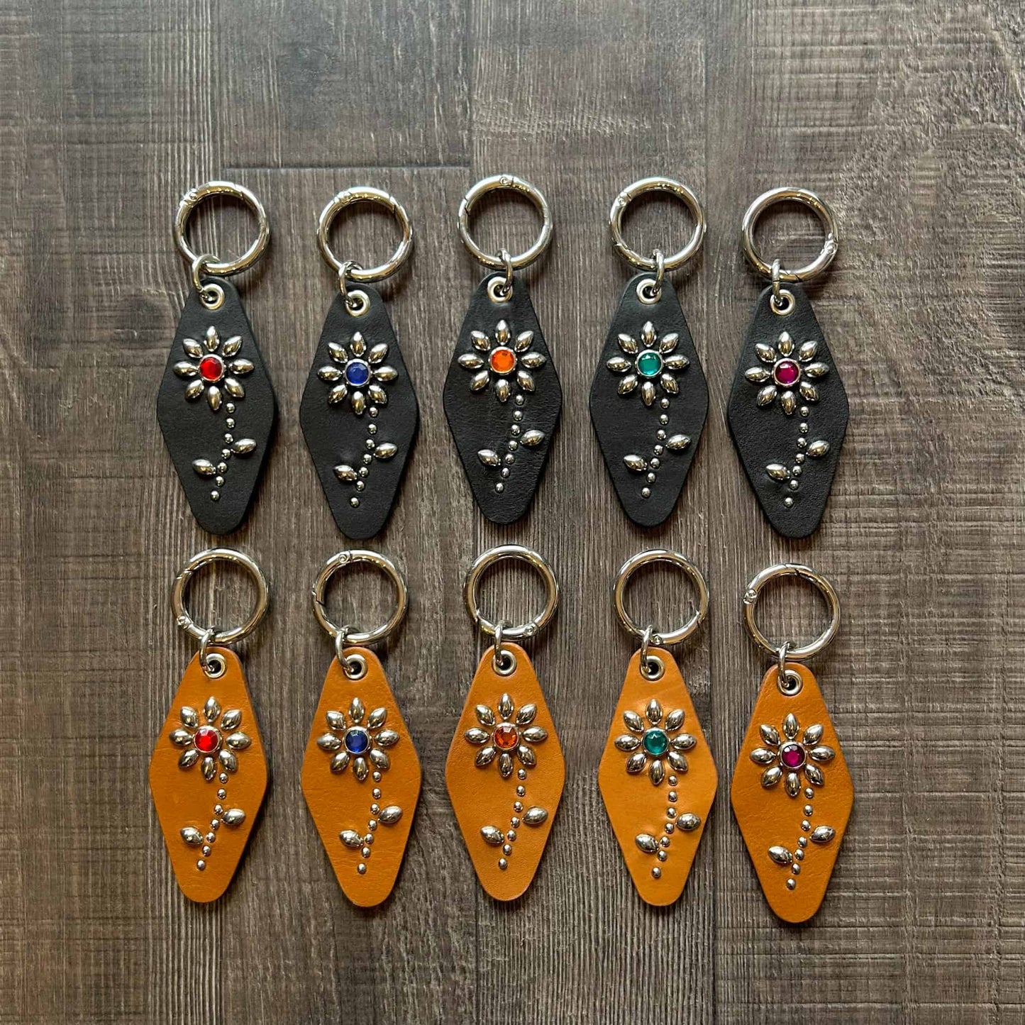 studs keychain【KE-1】